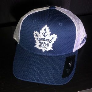 Toronto Maple Leafs Adidas slouch mesh fitted hat